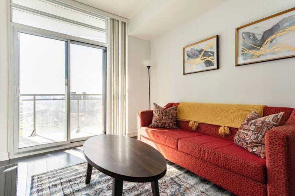 Guestic At Cityplace - Lake View & One Free Parking Торонто Екстериор снимка